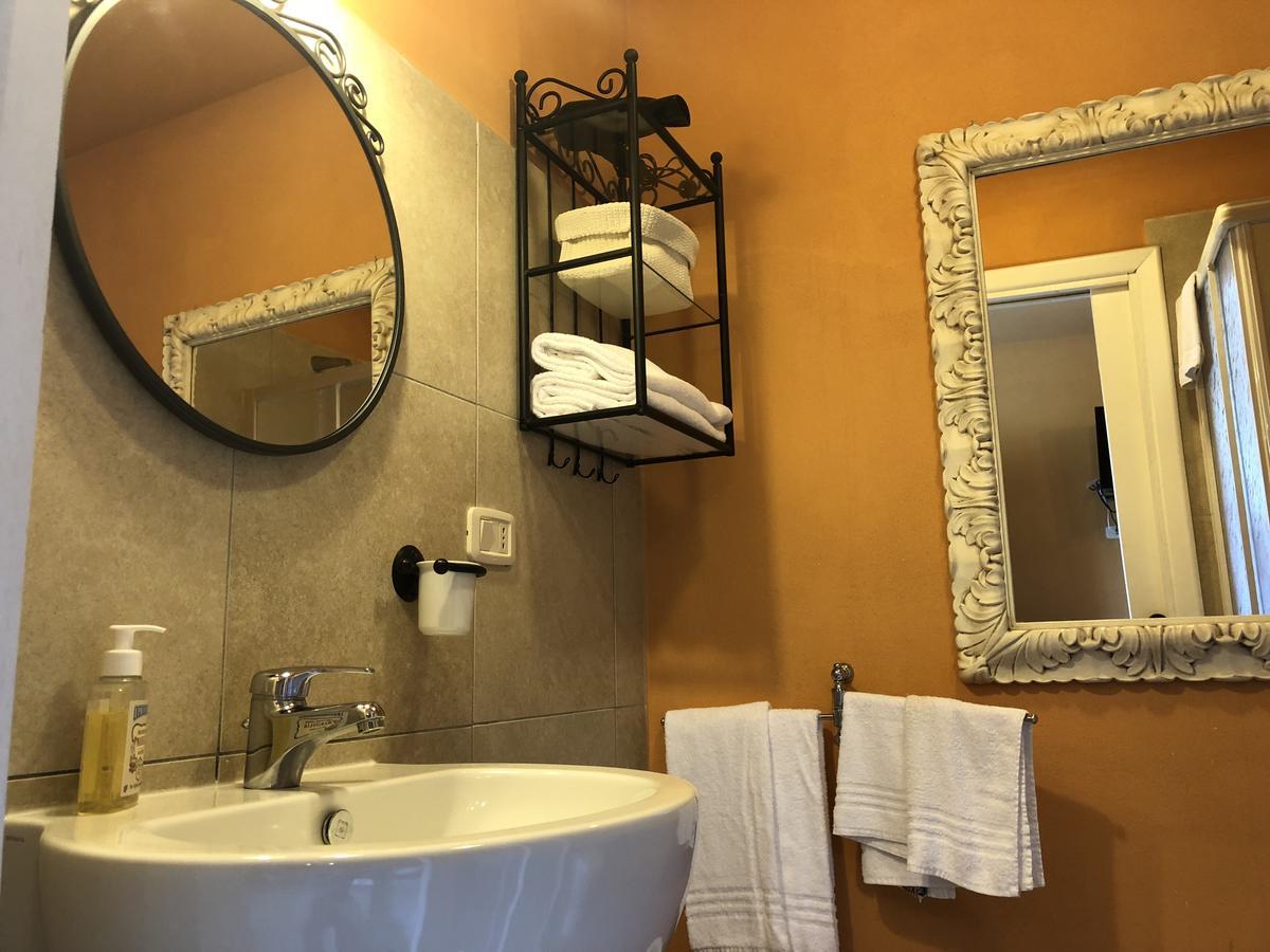 La Della Vecchia *